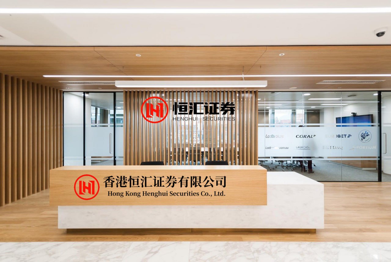 融凯配资 没想到关晓彤生日这天，陪在她身边的不是鹿晗 而是相识十余年的他